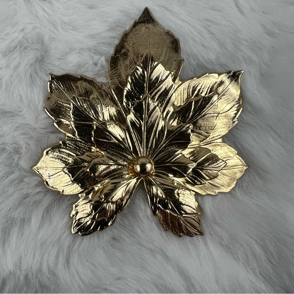 Vintage Sarah Coventry Maple Leaf Pin Brooch